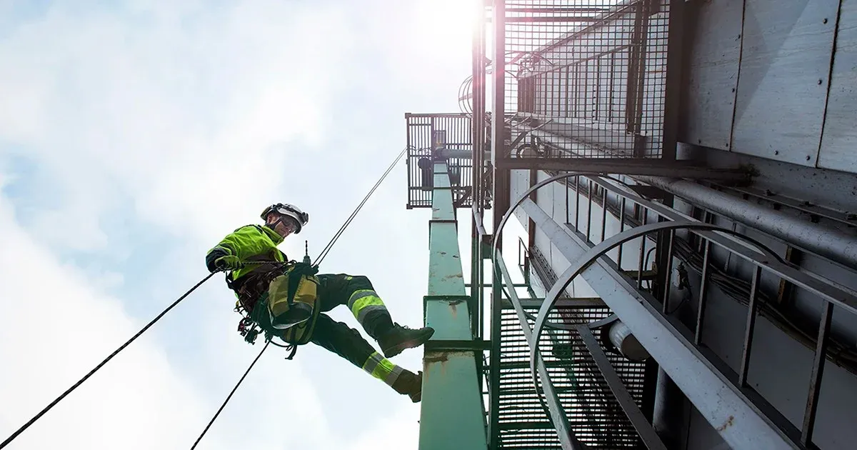 Guida SafeStart: Alzare l'asticella - una guida sulla sicurezza sul lavoro in quota